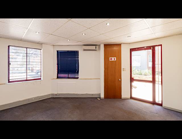 198M² OFFICE TO LET IN FERNDALE